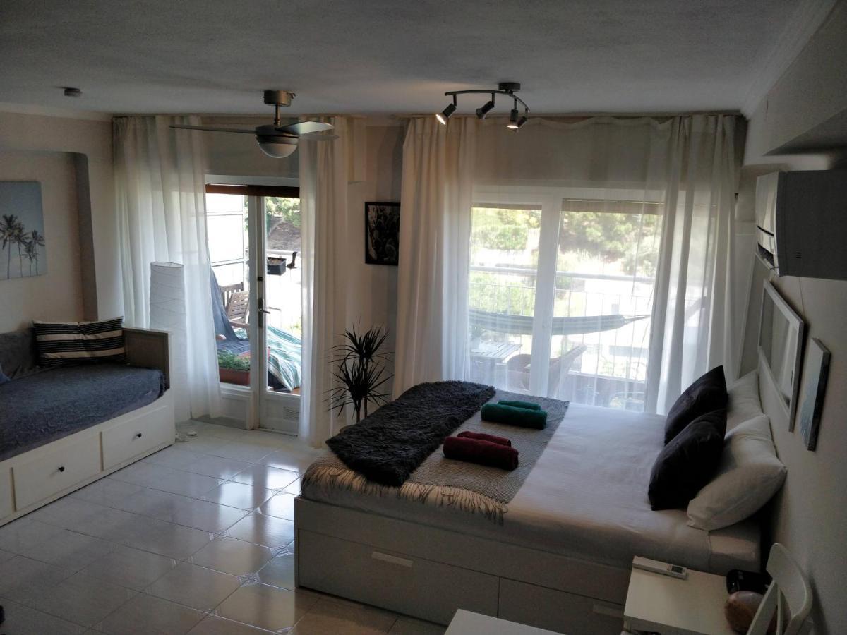 Bonavista Studio With A Balcony - Calella Esterno foto